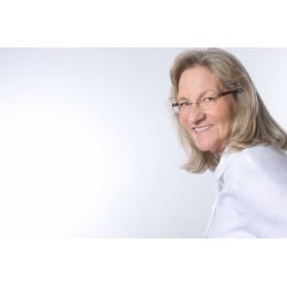 Heilerin, Life- Coach und  Schamanin Karin Stirn Leingarten