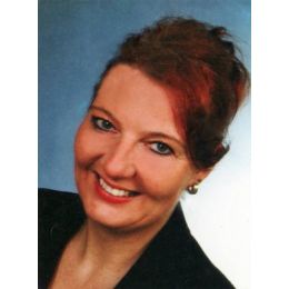 Kartenlegerin,Heilende Hände und Lebensberaterin Stephanie Käsch Göttingen